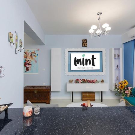 Wonderful Renovated Apartment With Private Patio Atena Exterior foto
