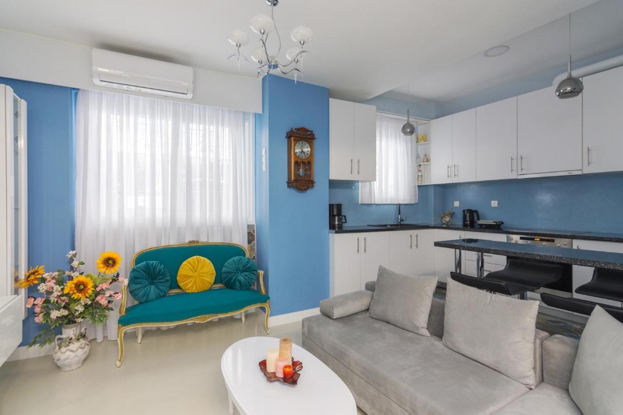 Wonderful Renovated Apartment With Private Patio Atena Exterior foto